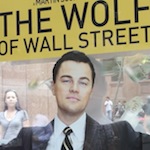 JC Decaux fait le buzz en enfermant 10 000 dollars dans un abribus pour la promotion du film Le Loup de Wall Street
